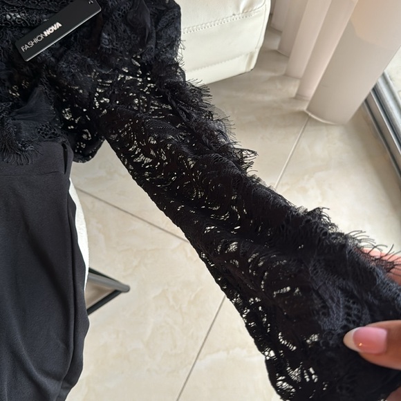 It is a beautiful JUMPSUITS or ROMPERS, perfect for a romantic night, - Picture 5 of 5